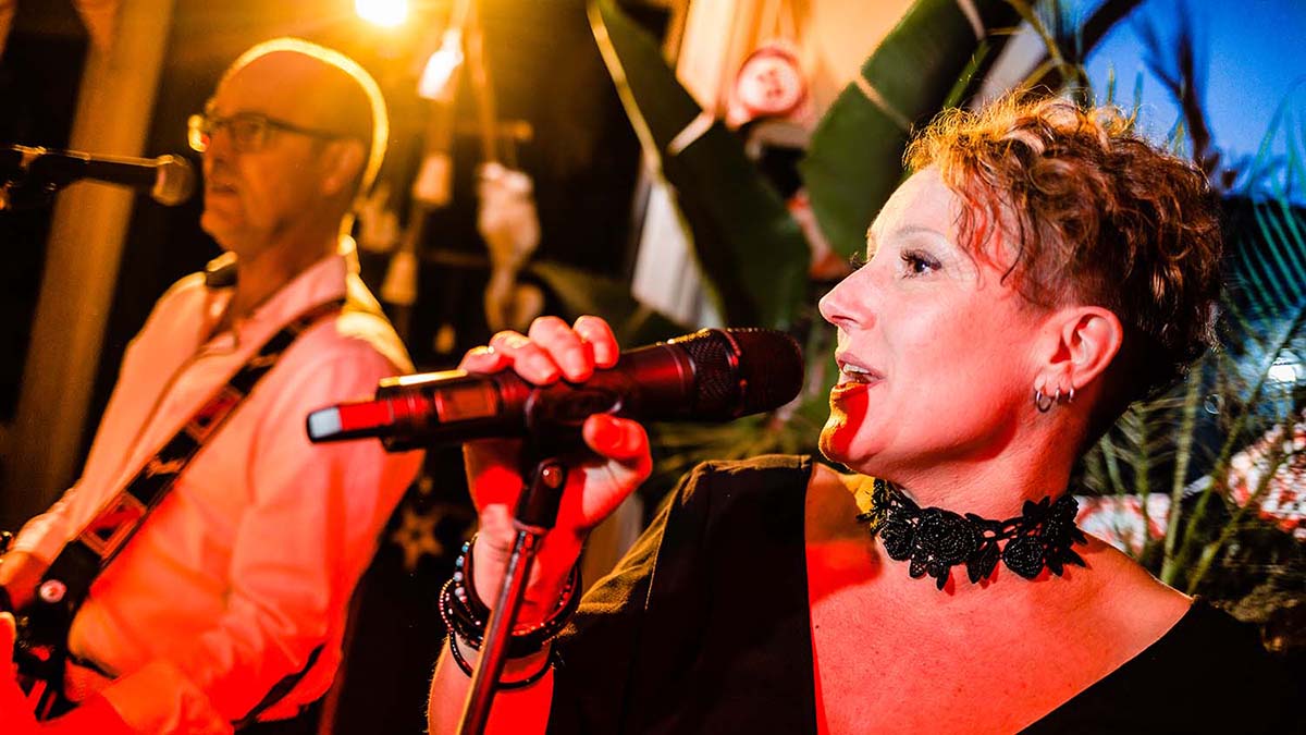 zuid-holland-zuidholland-coverband-bruiloftband-feestband-bruiloftsfeest-huwelijksfeest-verjaardag-feest-muziek-duo-trio-crossroads-foto1